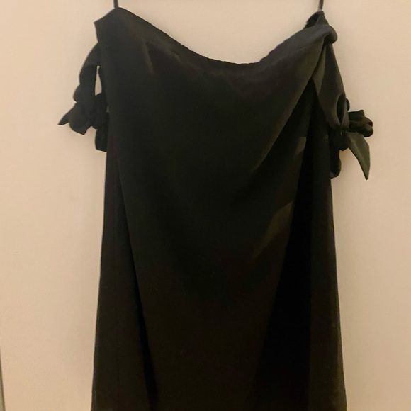 Little black dress - Picture 2 of 2